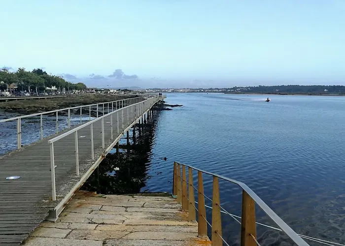 Casa Colmeia 펜션 에스포센데